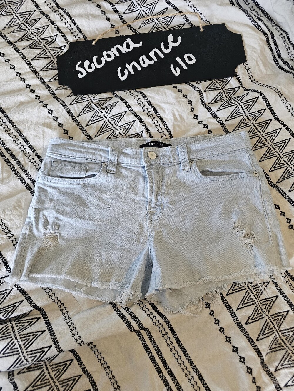 J BRAND Women's light wash Distressed denim cut-off shorts, addicted Size 27